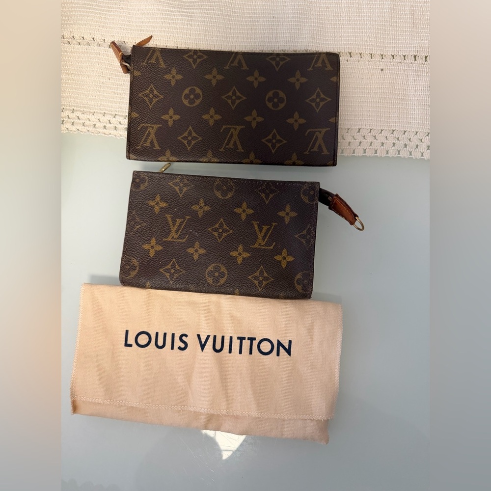 2 Louis Vuitton Brown Monogram pouch